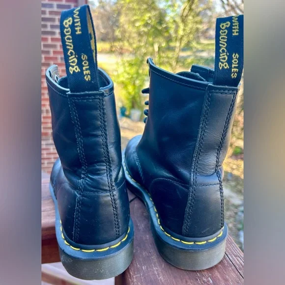 Dr. Martens 1460 Boot - Women's used good condition - Picture 4 of 7